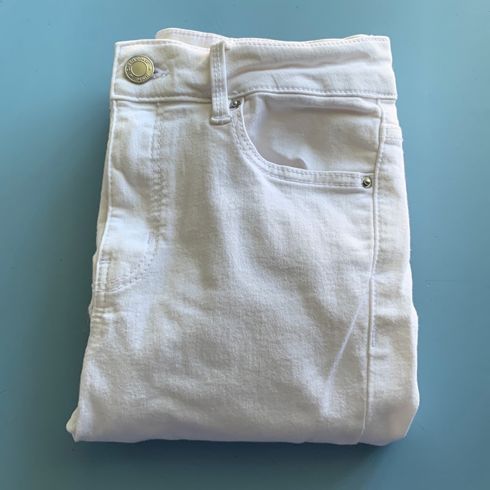 WHITE SKINNY JEANS